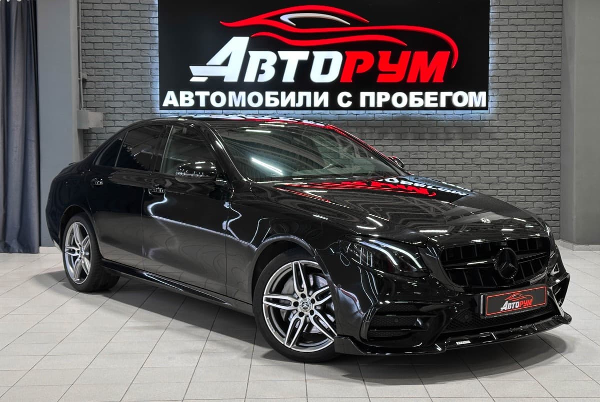 Mercedes-Benz E200 - 1